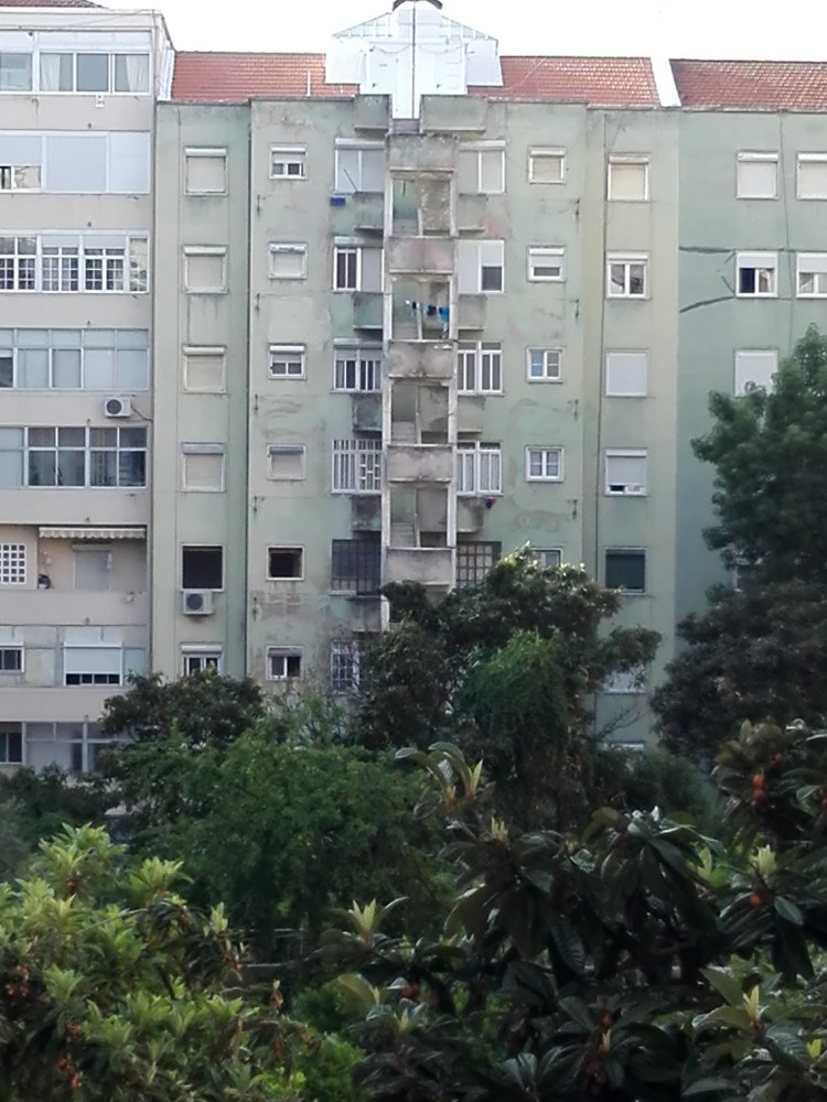 Fachada tardoz Prª.João Az.Coutinho,2-Lisboa- em obras de restauro