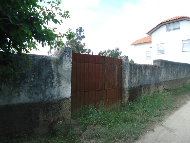 Portão de acesso a máquinas agricolas