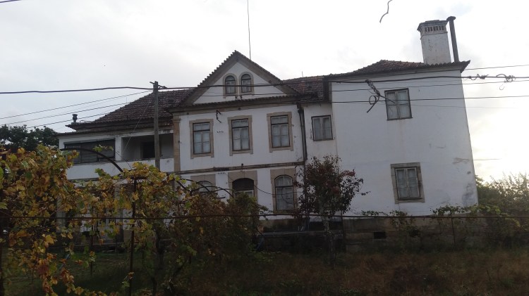 Traseiras do Edifício que aguarda restauro